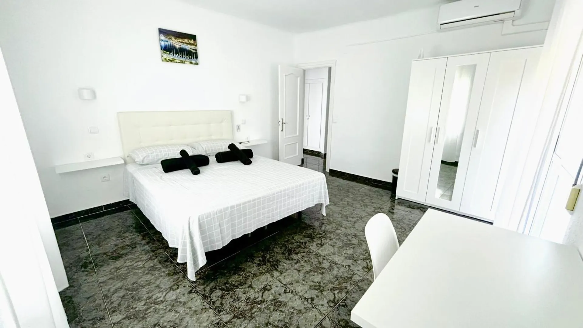 Aperol Apartment Malaga Spain